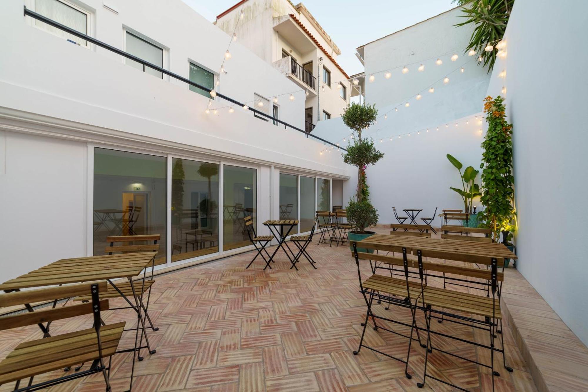 Atlantic Bliss Hostel อัลบูเฟรา ภายนอก รูปภาพ